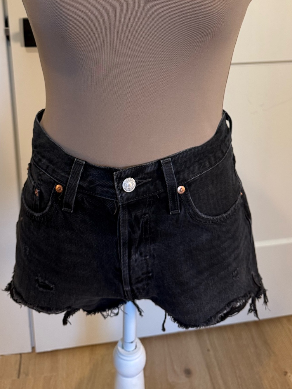 Levi’s Premium 501 Black Distressed Cutoff Denim Shorts Raw Hem size 26